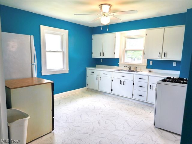 664 Tenney Avenue, Campbell, OH 44405