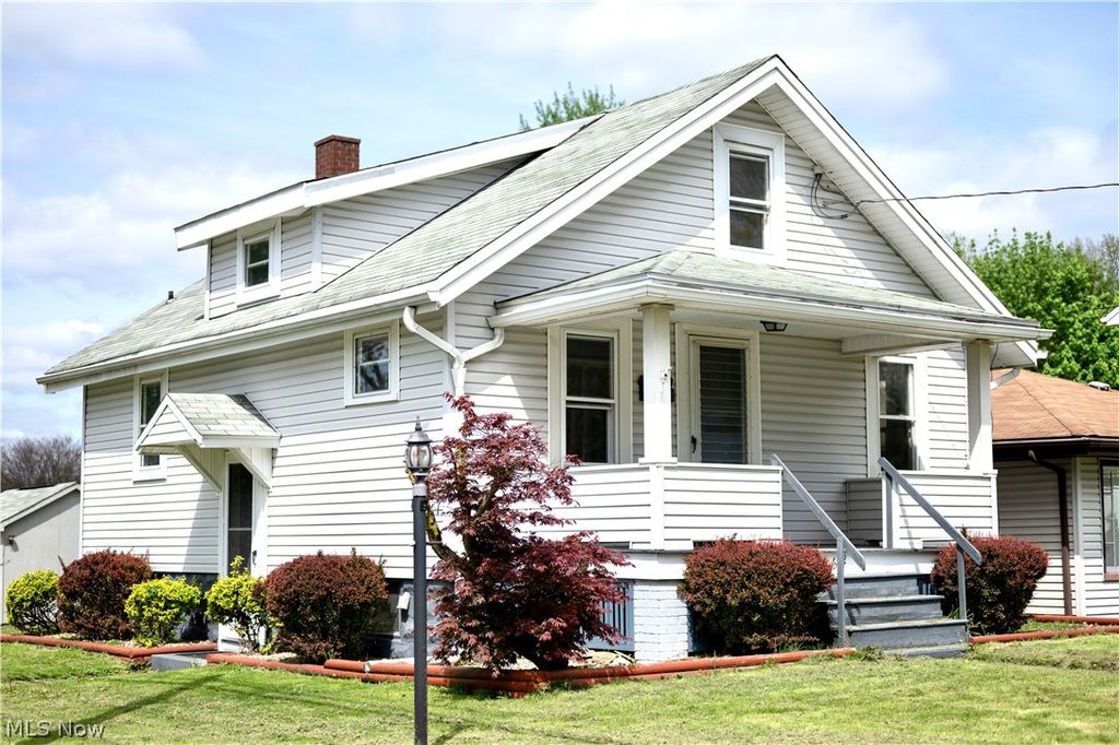 664 Tenney Avenue, Campbell, OH 44405
