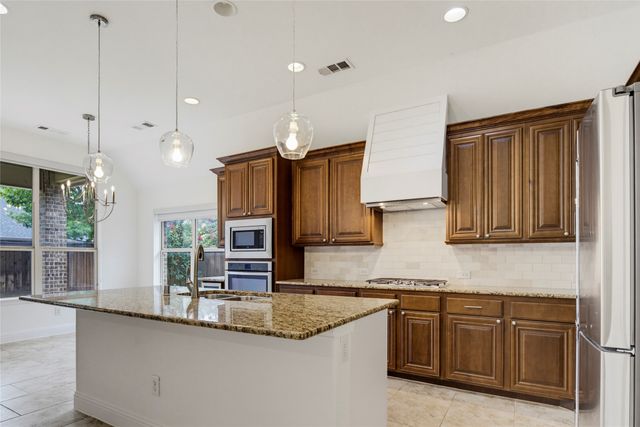8272 Haltered Horse Lane, Frisco, TX 75036