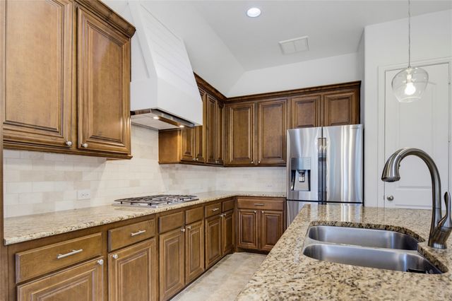 8272 Haltered Horse Lane, Frisco, TX 75036