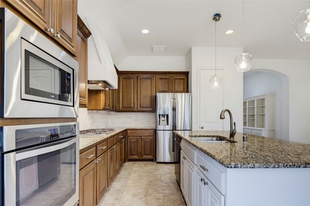 8272 Haltered Horse Lane, Frisco, TX 75036