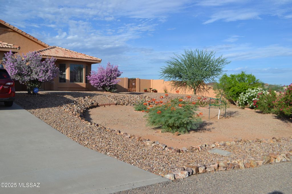 7396 W Star Rock Place, Tucson, AZ 85757