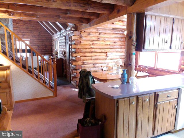 8135 COVERED BRIDGE RD, Quakertown, PA 18951