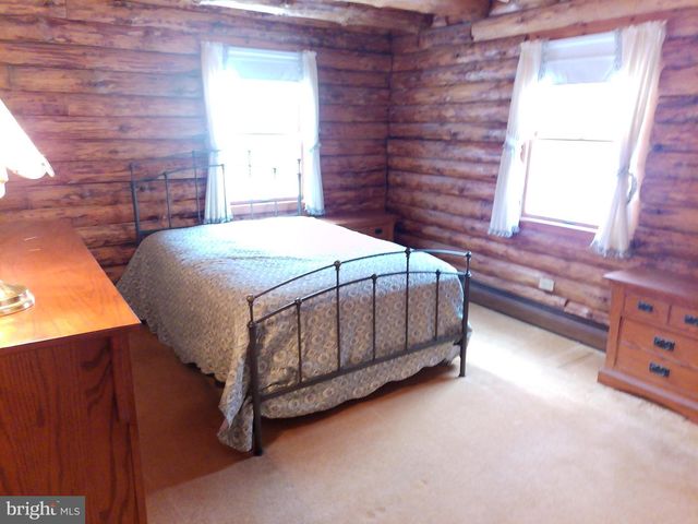 8135 COVERED BRIDGE RD, Quakertown, PA 18951