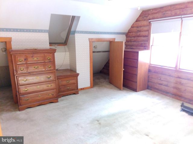 8135 COVERED BRIDGE RD, Quakertown, PA 18951