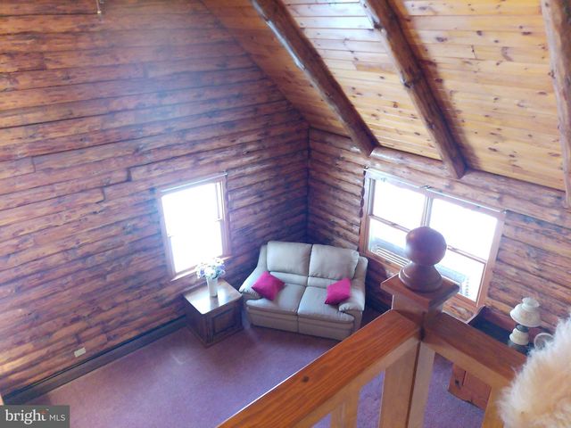 8135 COVERED BRIDGE RD, Quakertown, PA 18951