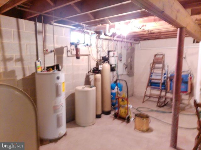 8135 COVERED BRIDGE RD, Quakertown, PA 18951