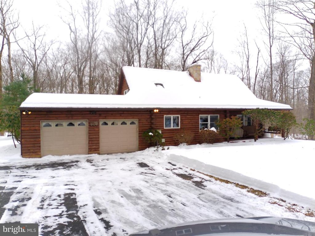 8135 COVERED BRIDGE RD, Quakertown, PA 18951