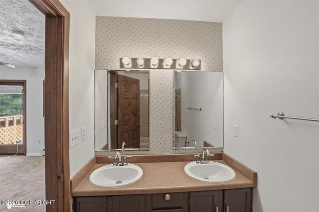 2620 W 72nd Avenue, Anchorage, AK 99502