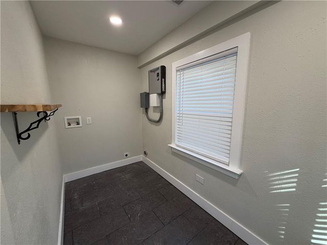 450 Magnolia Road, Mobile, AL 36606