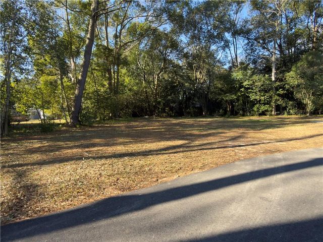 450 Magnolia Road, Mobile, AL 36606