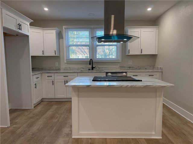 450 Magnolia Road, Mobile, AL 36606