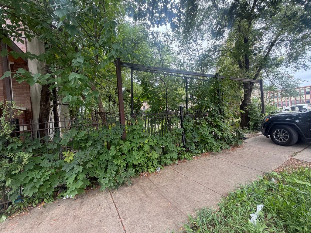 815 S Karlov Avenue, Chicago, IL 60624 — exterior