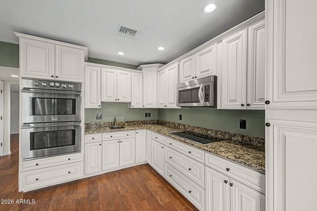 10819 E TWILIGHT Drive, Sun Lakes, AZ 85248