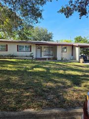 2021 GOLF VISTA COURT, Orlando, FL 32808