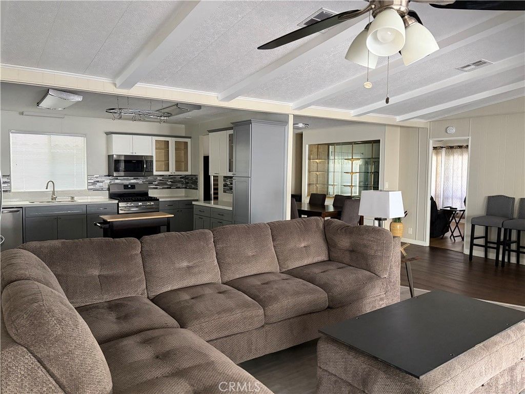 8651 Foothill 170, Rancho Cucamonga, CA 91730 — photo 2
