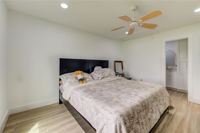 8204 S Humble Camp Road, Dickinson, TX 77539