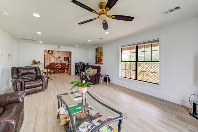 8204 S Humble Camp Road, Dickinson, TX 77539