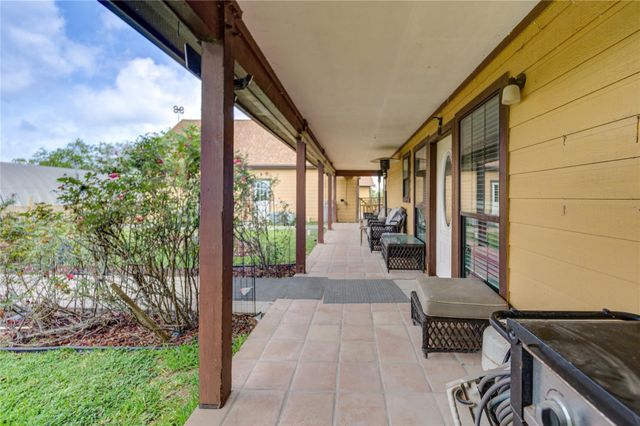 8204 S Humble Camp Road, Dickinson, TX 77539