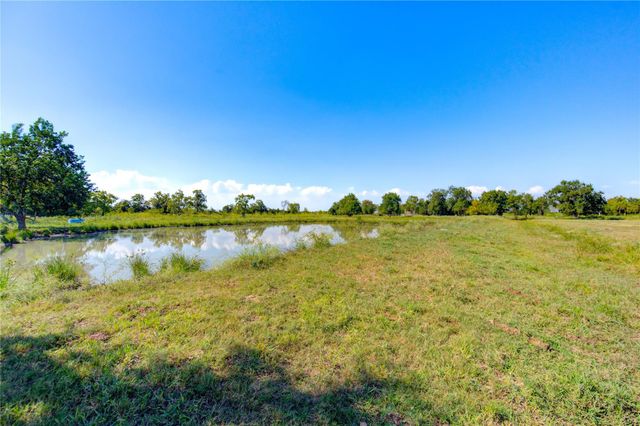 8204 S Humble Camp Road, Dickinson, TX 77539