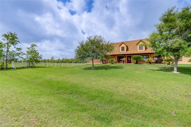 8204 S Humble Camp Road, Dickinson, TX 77539