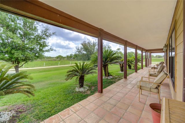 8204 S Humble Camp Road, Dickinson, TX 77539