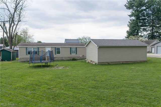 2195 James Street SE, New Philadelphia, OH 44663