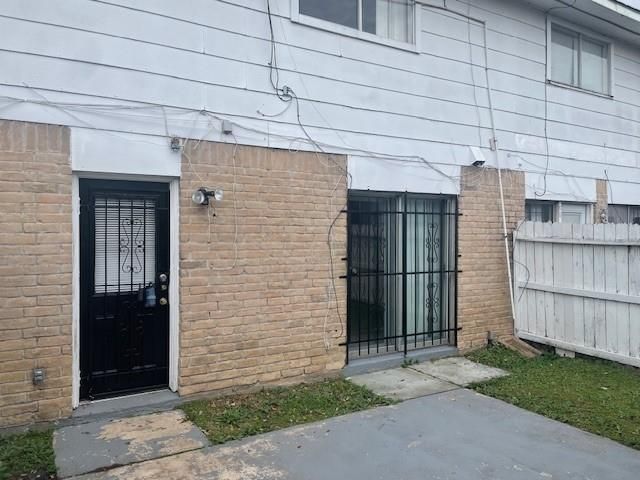 6989 Chasewood Drive, Houston, TX 77489