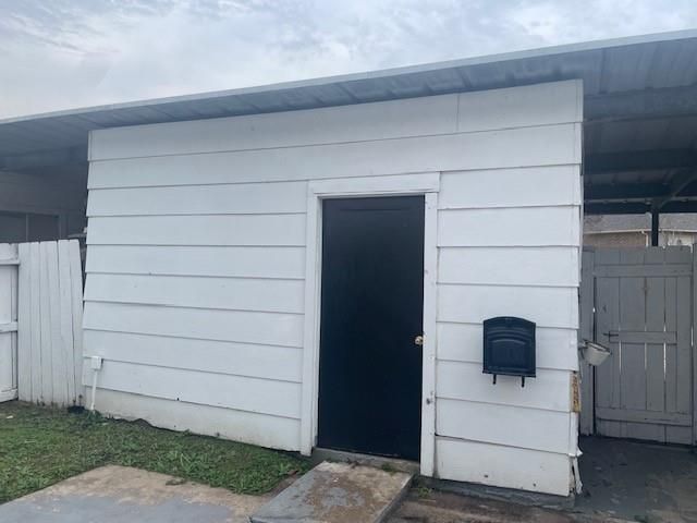 6989 Chasewood Drive, Houston, TX 77489