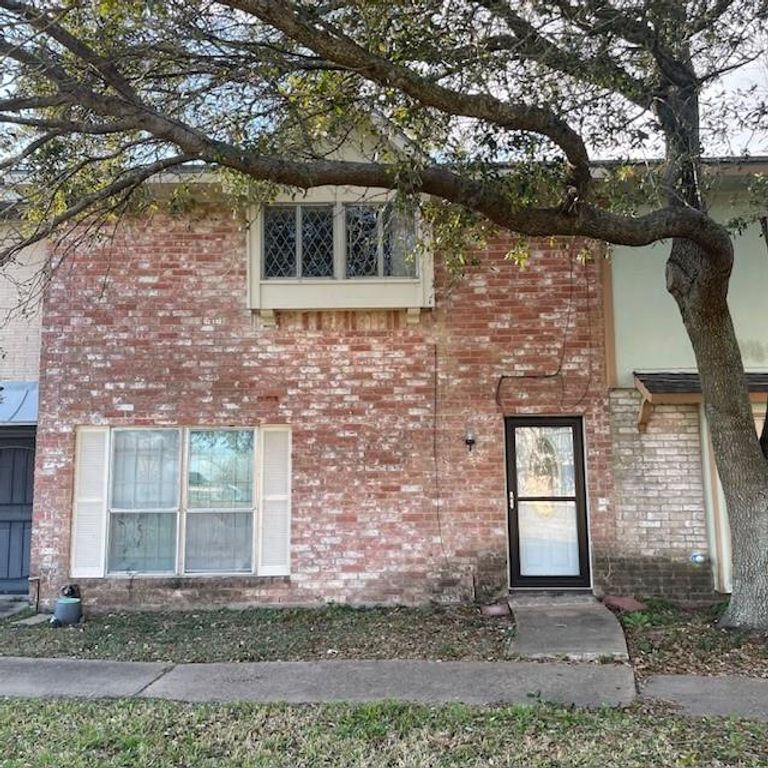 6989 Chasewood Drive, Houston, TX 77489