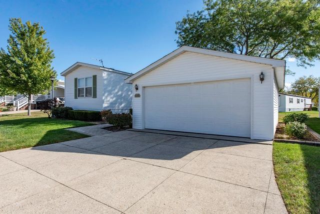 3159 JEANETTE Avenue, Park City, IL 60085