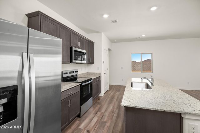 633 W RED HAWK Court, Casa Grande, AZ 85122