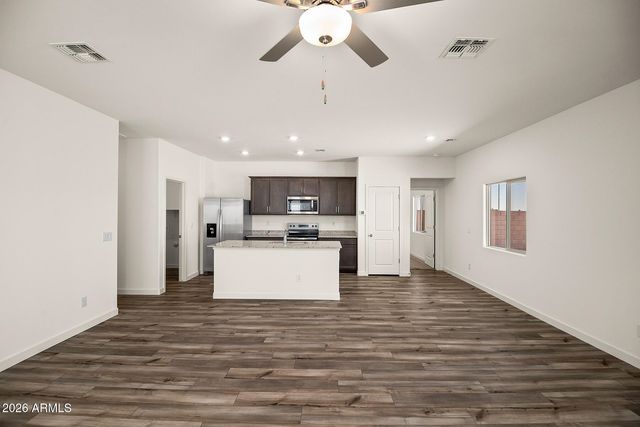 633 W RED HAWK Court, Casa Grande, AZ 85122