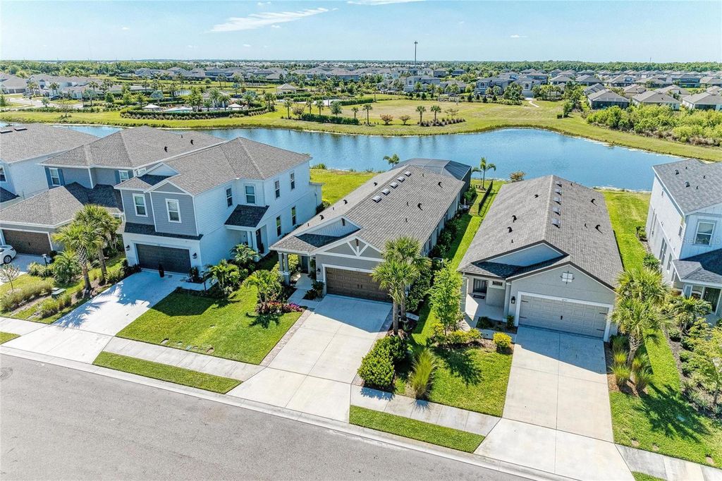Image 3 of property listing at 4253 POND BROOK COURT, Bradenton, FL 34211
