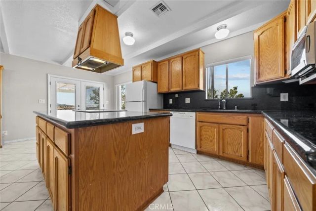 8676 Sky Line Drive, Pinon Hills, CA 92372