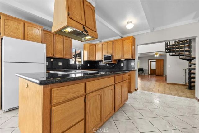 8676 Sky Line Drive, Pinon Hills, CA 92372