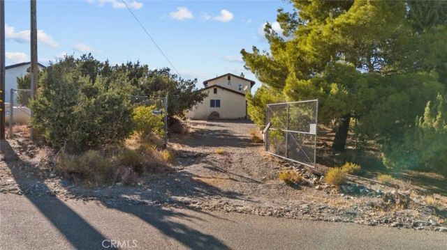 8676 Sky Line Drive, Pinon Hills, CA 92372