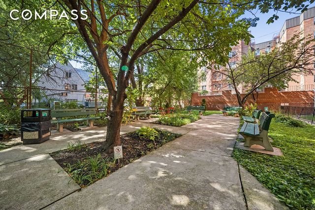 3335 81st St Apt 5A, New York City, NY 11372