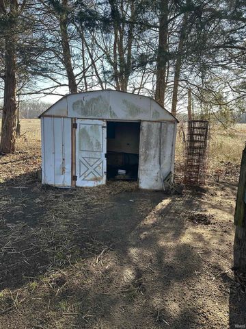 1125 E 400 South, Knox, IN 46534