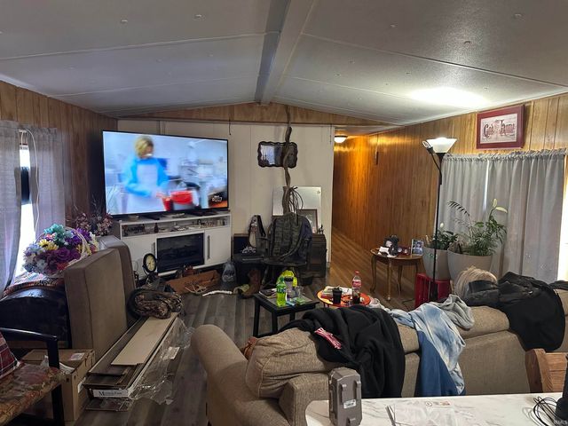 1125 E 400 South, Knox, IN 46534