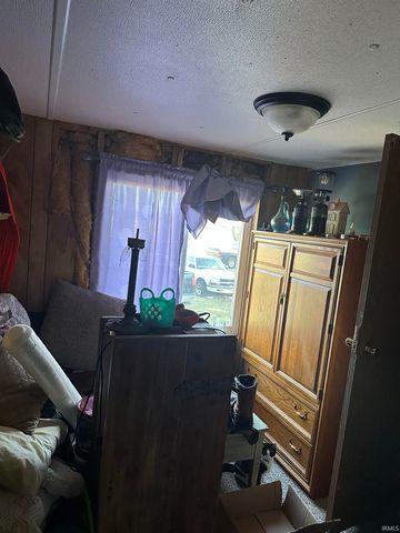 1125 E 400 South, Knox, IN 46534