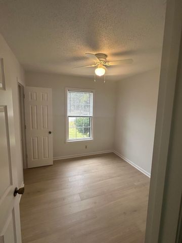 7744 Rosin Drive, North Charleston, SC 29418