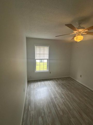 7744 Rosin Drive, North Charleston, SC 29418