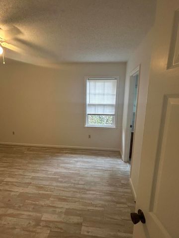 7744 Rosin Drive, North Charleston, SC 29418