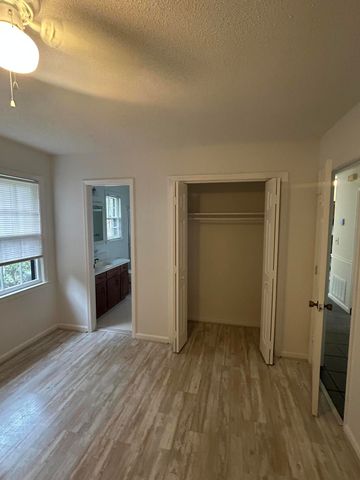 7744 Rosin Drive, North Charleston, SC 29418