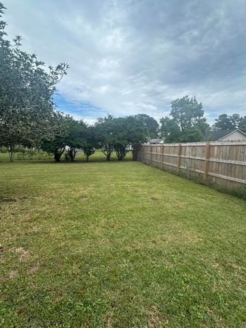 7744 Rosin Drive, North Charleston, SC 29418