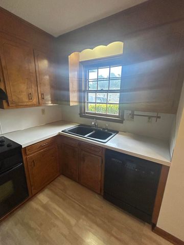 7744 Rosin Drive, North Charleston, SC 29418