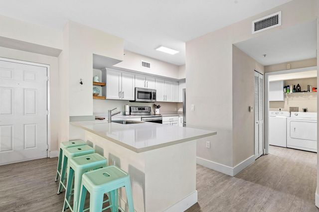 11770 Saint Andrews Place 102, Wellington, FL 33414