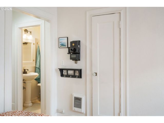1811 Nw COUCH St 407, Portland, OR 97209