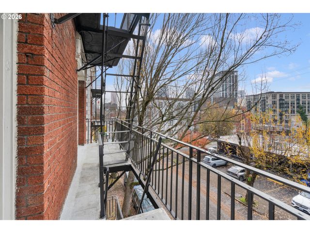 1811 Nw COUCH St 407, Portland, OR 97209
